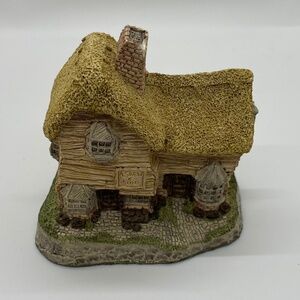 David Winter ‘The Village Shop’